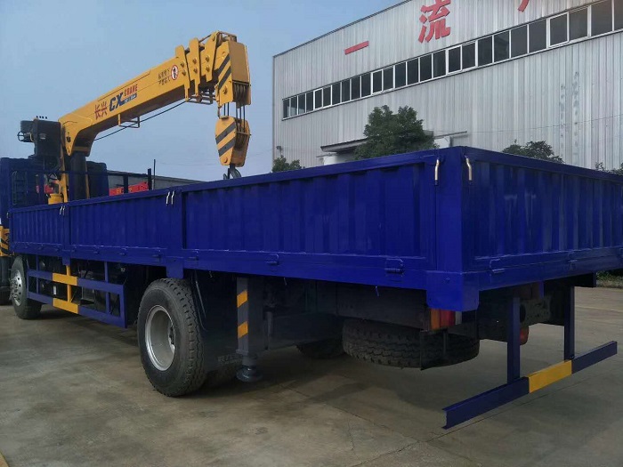 三洋25彩電電源輸出電壓150v